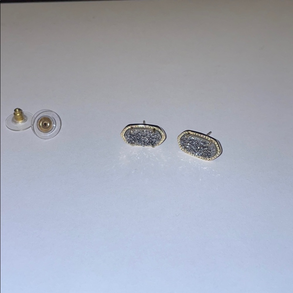 Kendra Scott gray earrings